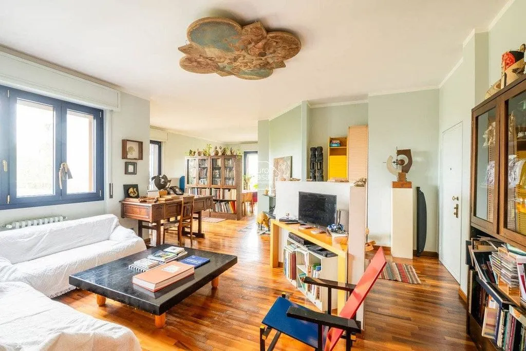 Living Room - Luxury Penthouse with Pool in Cassina de' Pecchi