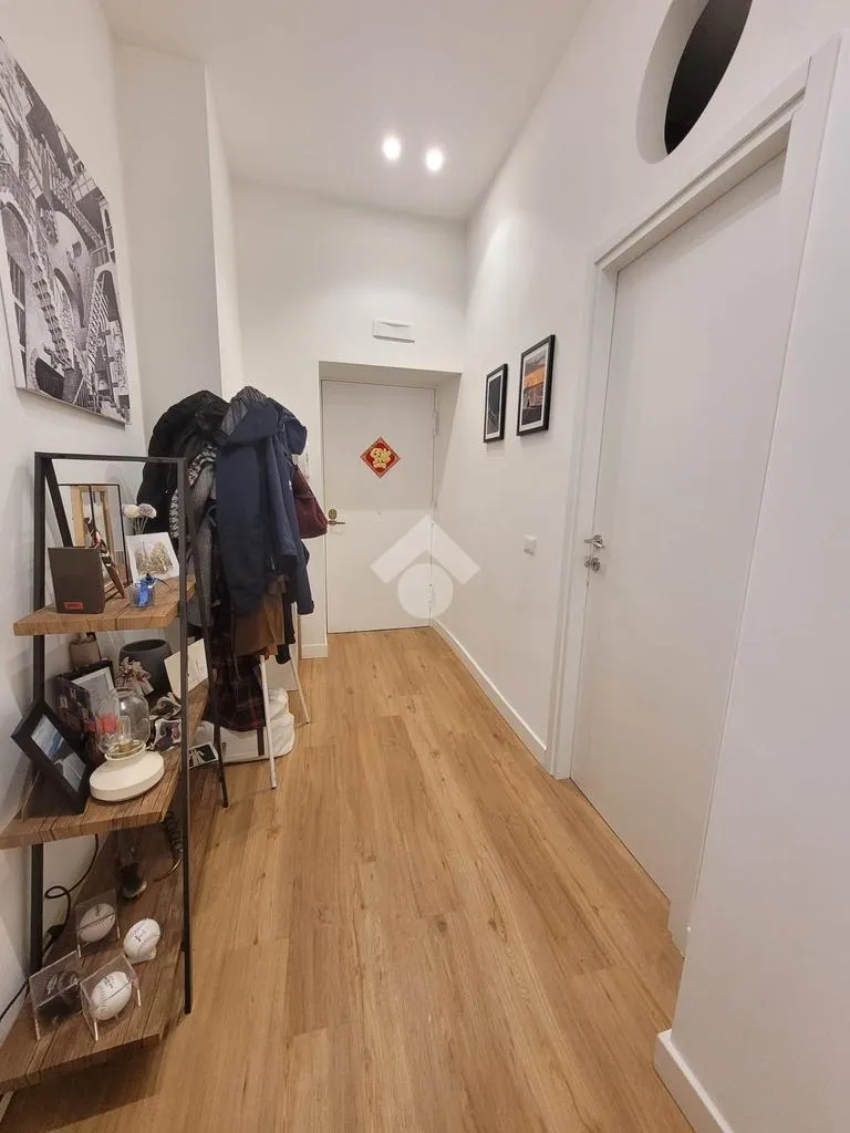 Entrée - Restored 2-Bedroom Apartment in Naples