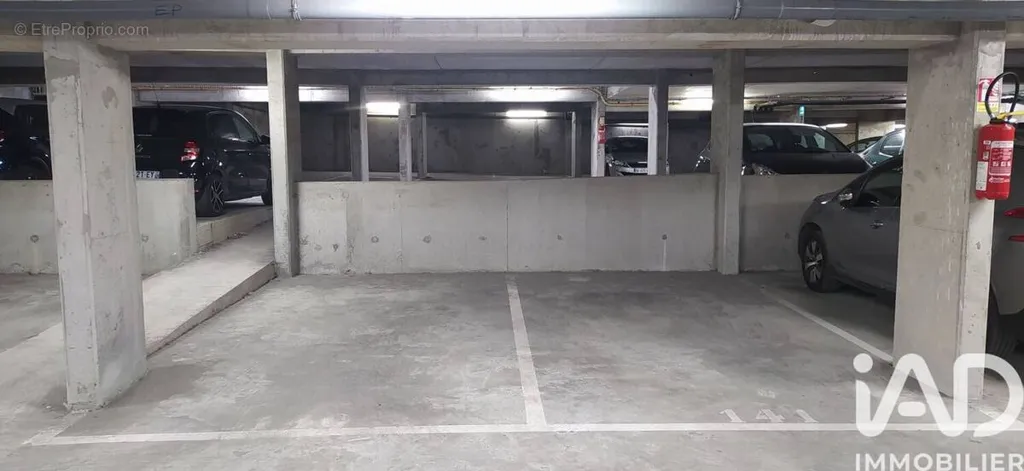 Garaaž - Parking Spaces in Cormeilles-En-Parisis