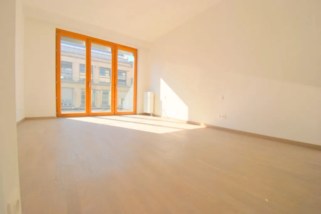 Pièces - Appartement de Qualité avec Terrasse au Square Orban