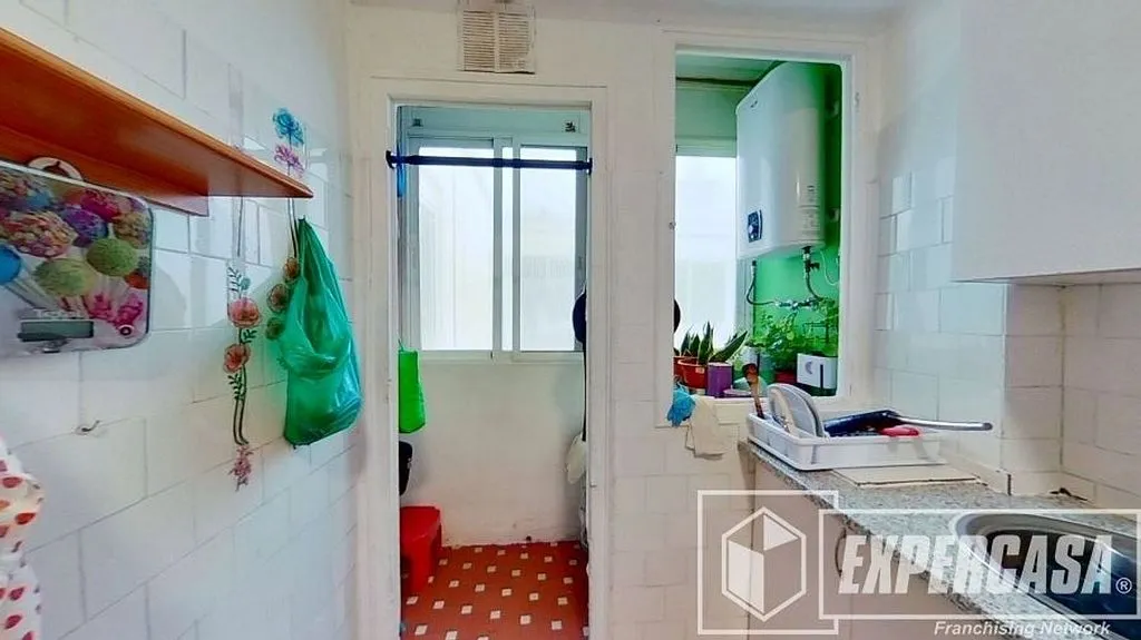 Cuisine - Updated Apartment with Air Conditioning in Sant Marcel·lí