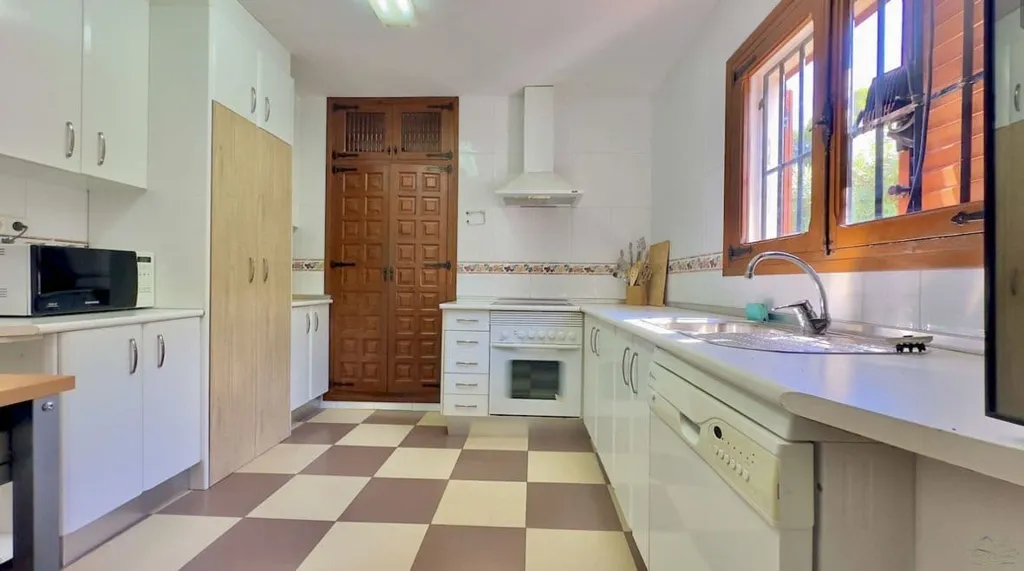 Cuisine - Villa with Private Pool in Cap Martí, Jávea