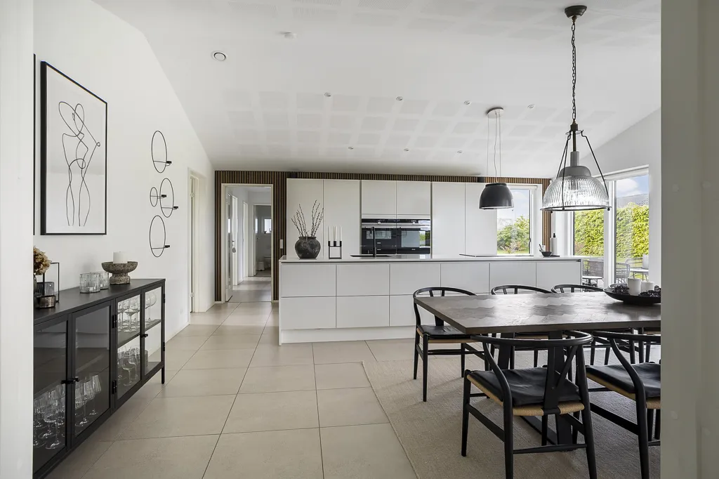 Salle à manger - Modern Villa with Terraced Garden in Struer