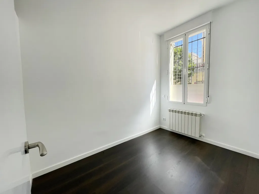 Toad - Modern Flat with River View in Arganzuela