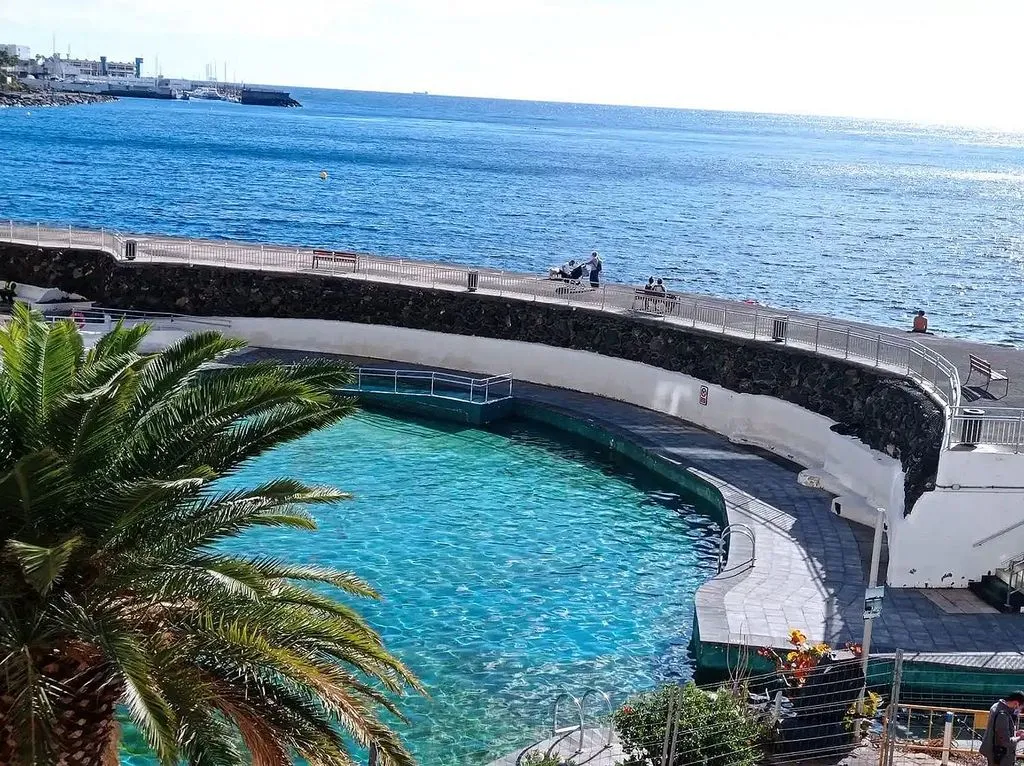 Seafront Apartment with Pool in Tabaiba