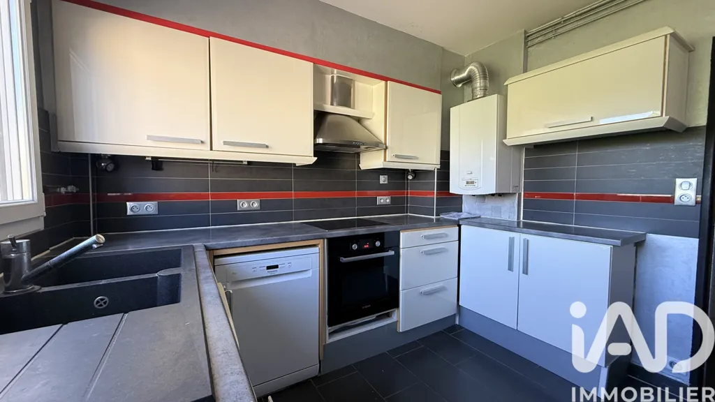 Köök - Renovated Apartment with Balcony in Limoges