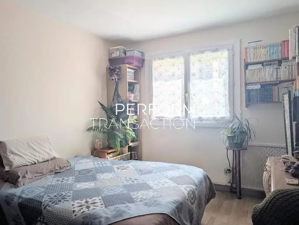 Chambres - Appartement avec Balcon et Climatisation à Les Buissières