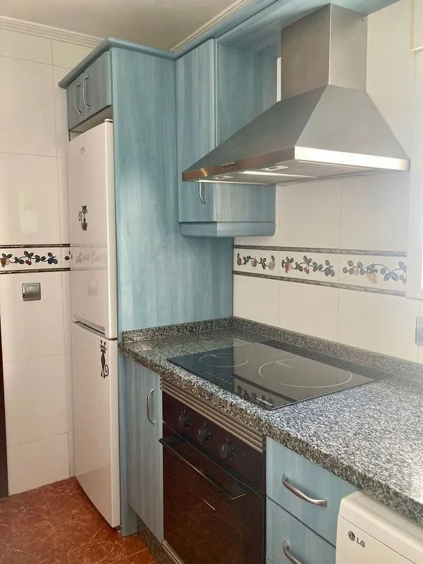 Cucina - Bright Apartment with Air Conditioning in Figueroa Park
