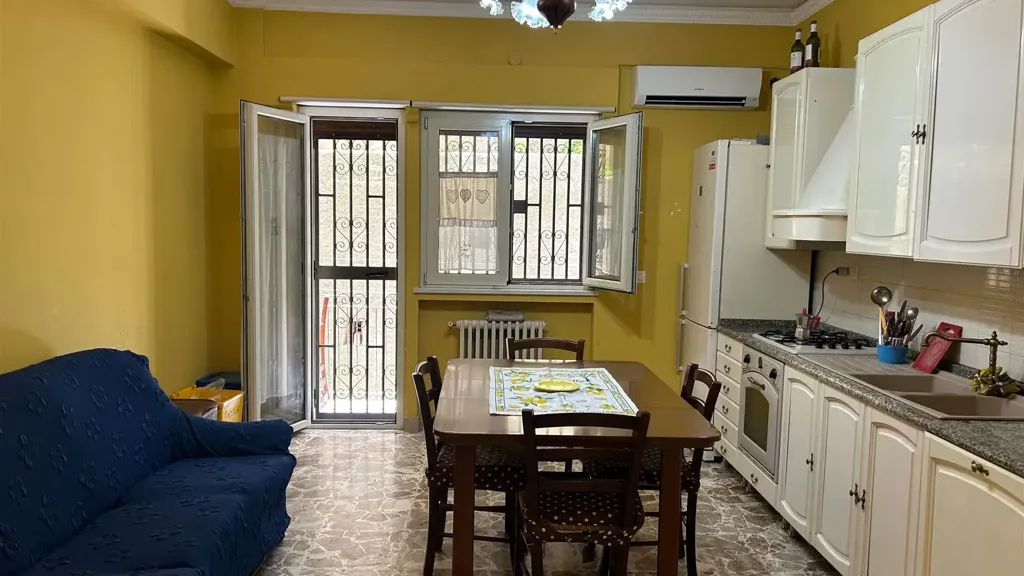 Salle à manger - Penthouse Apartment with Balconies in Messina