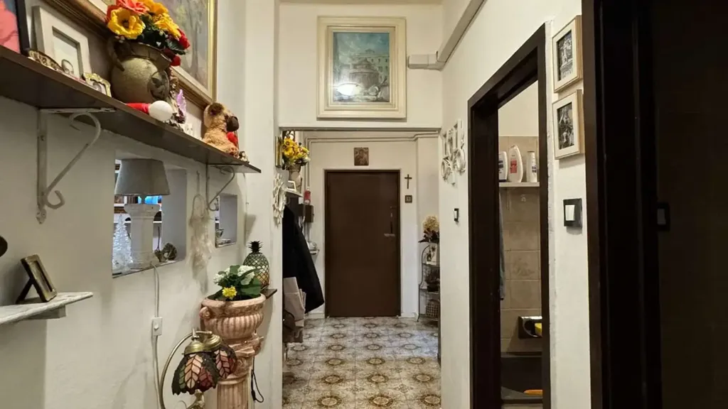 Entrée - Spacious 3-Bedroom Flat in Borgo Pompilio, Mantova