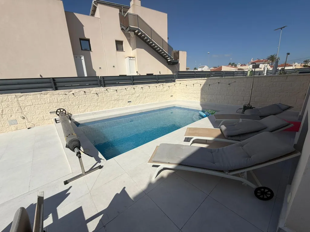 Bassein - Detached Villa with Corner Plot in Pueblo Bravo