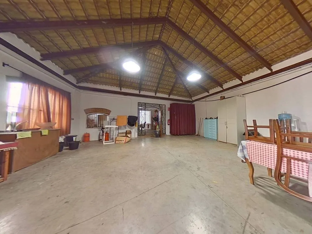 Stanze - Historic Palatial Chalet with Terrace in Posadas