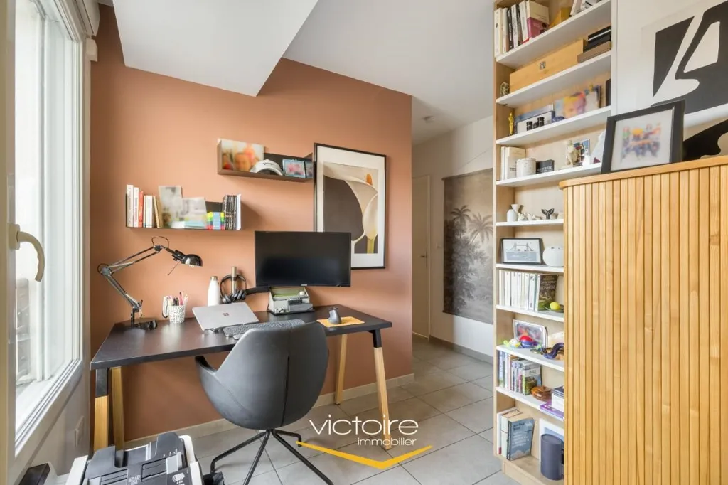 Kabinet - Duplex Apartment with Terraces in Montchat