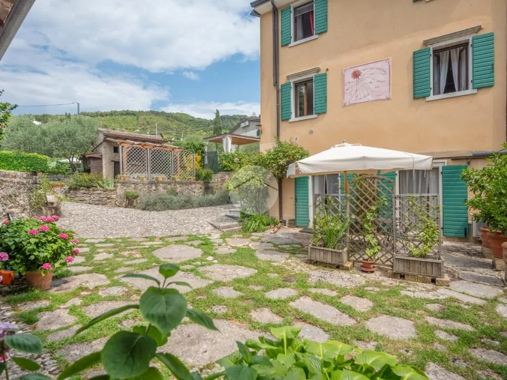 Giardino - Rustic Corte with Pool in Costermano