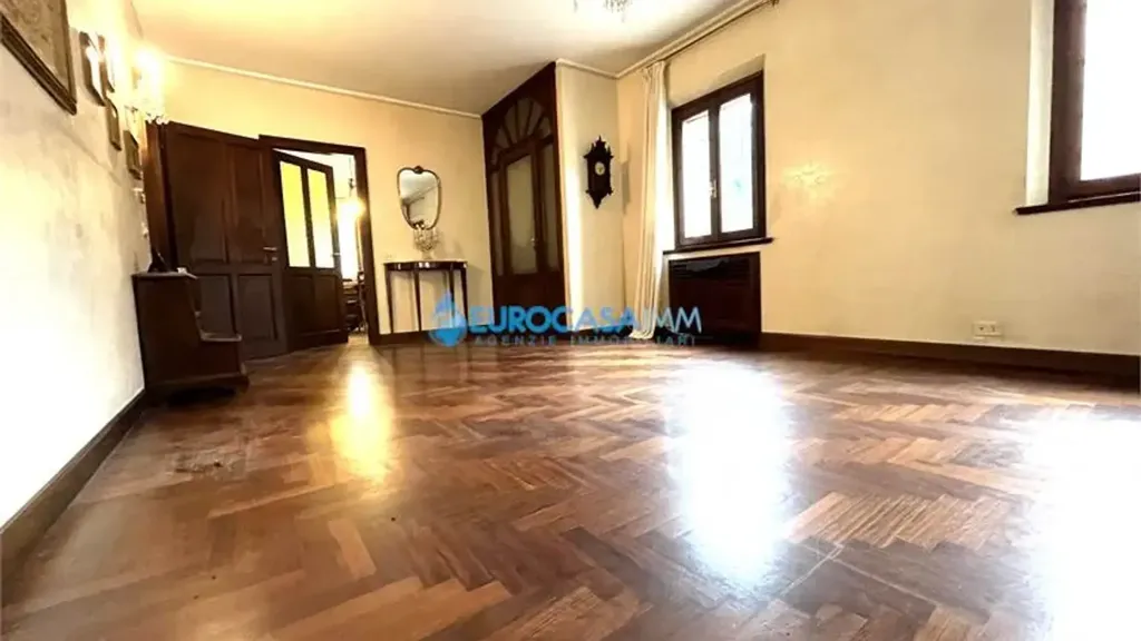 Living Room - Villa with Private Garden in Rolo Historic Centre