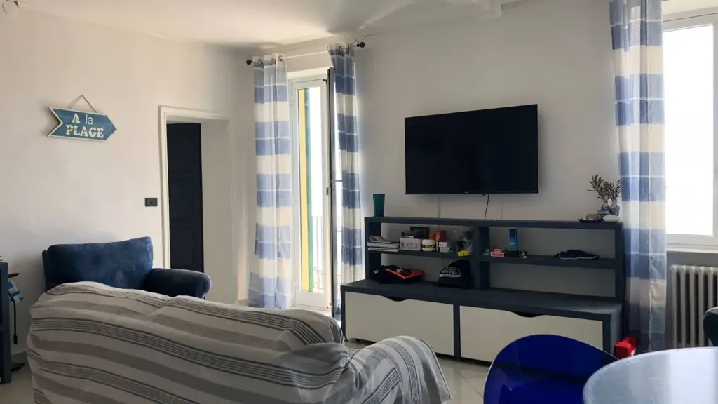 Elutuba - Seafront Apartment in Varazze