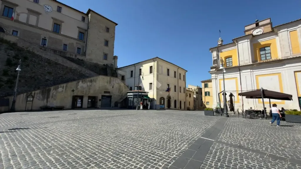 Bright Studio with Potential for Conversion in Castelnuovo di Porto
