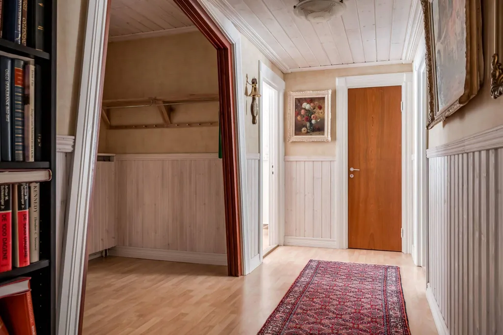 Esik - Multi-Use Property with Historic Charm in Borgvik