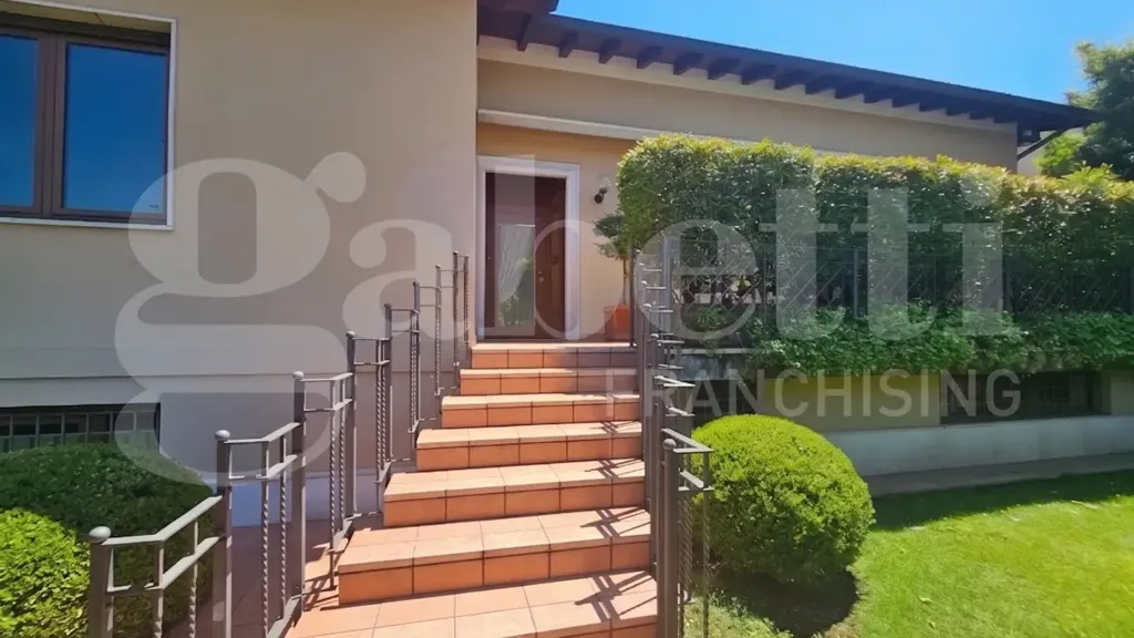 Extérieur - Classical Villa with Garden in Brescia