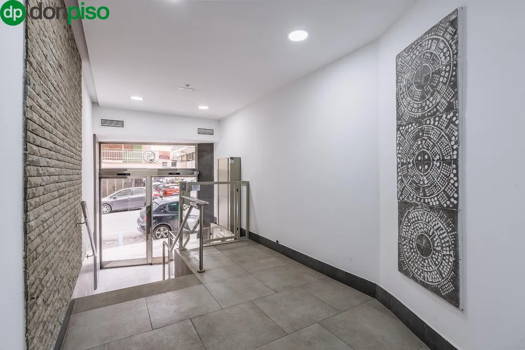 Entrée - 3-Bed Apartment with Balcony in Pajaritos, Granada