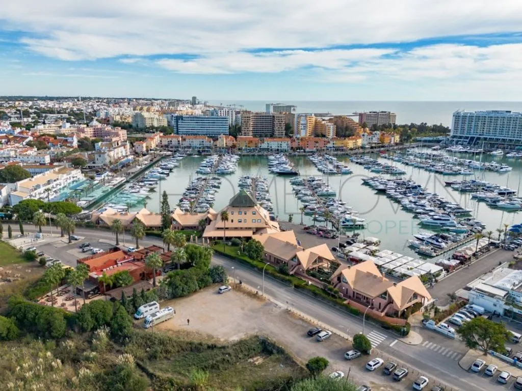 Luxury Flat with Patio in Vilamoura, Loulé