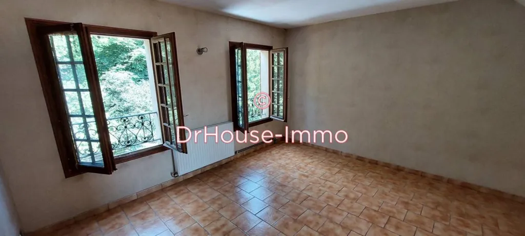 Pièces - Immeuble avec Local Commercial et Appartement Triplex à Troyes