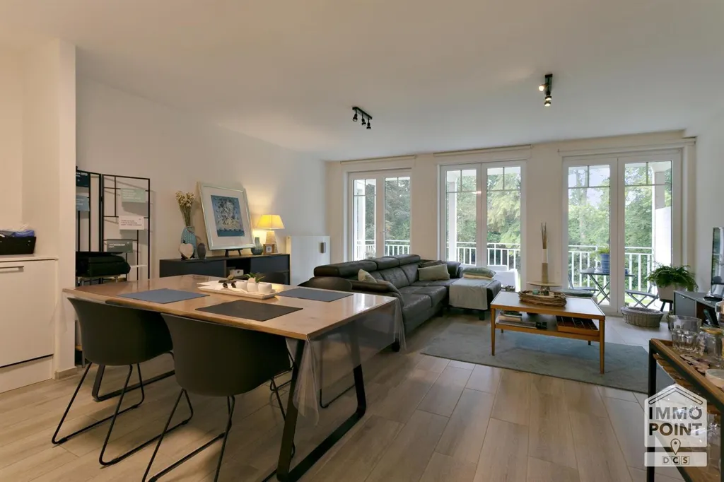 Wohnzimmer - Residential Flat with Park View in Quiet Area