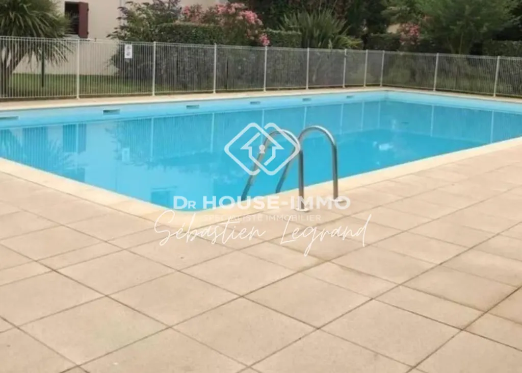 Pool - T3 Flat with Balcony and Pool in Parempuyre