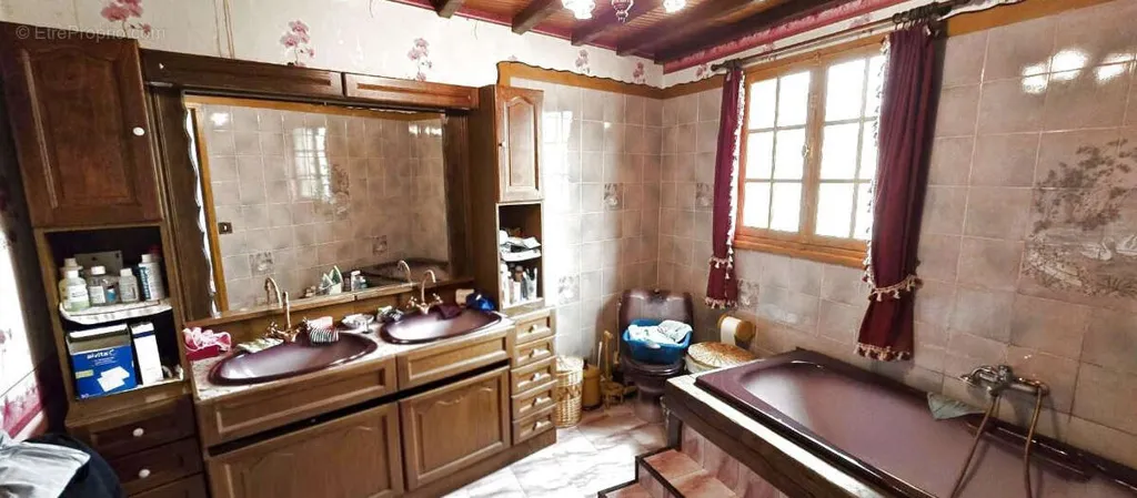Salles de bain - Maison 5 pièces à Abbeville