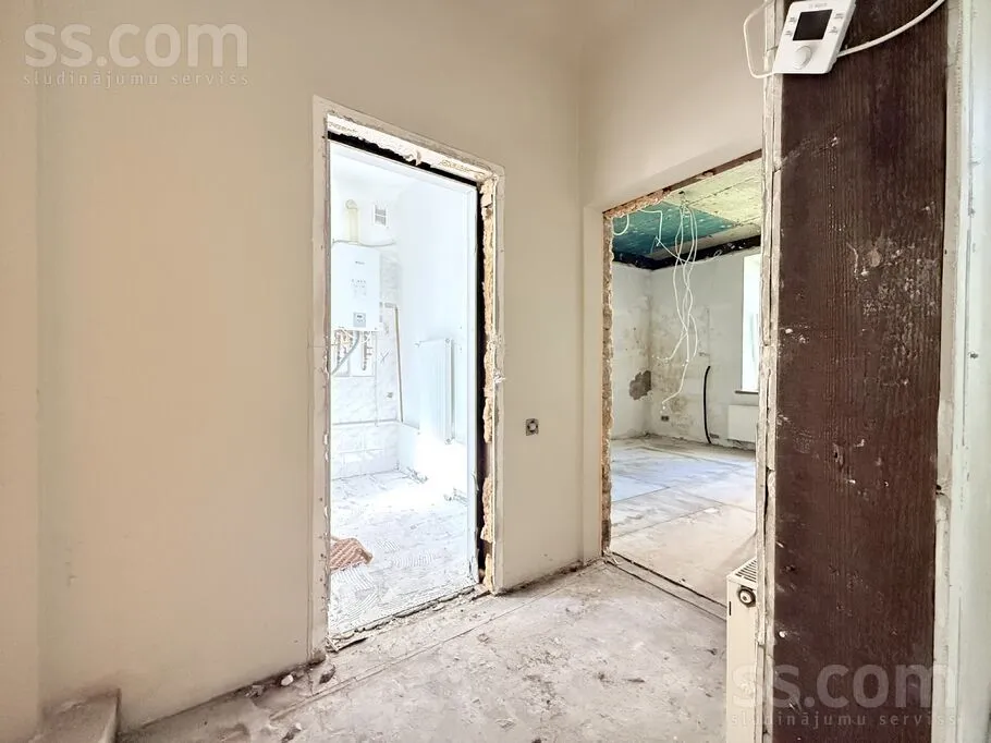 Esik - 6-Bedroom Apartment with Private Parking in Riga Centre