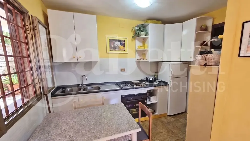 Köök - Twin-Storey Apartment with Terrace in Messina