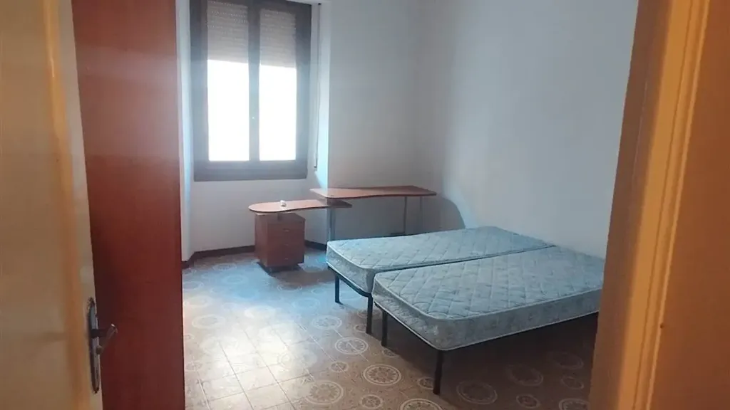 Chambres - 4-Bedroom Apartment with Balcony in Florence