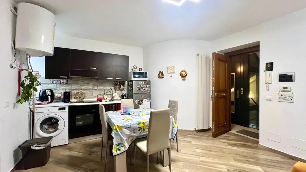 Sala da pranzo - Rustic Trilocale with Balcony in Palermo