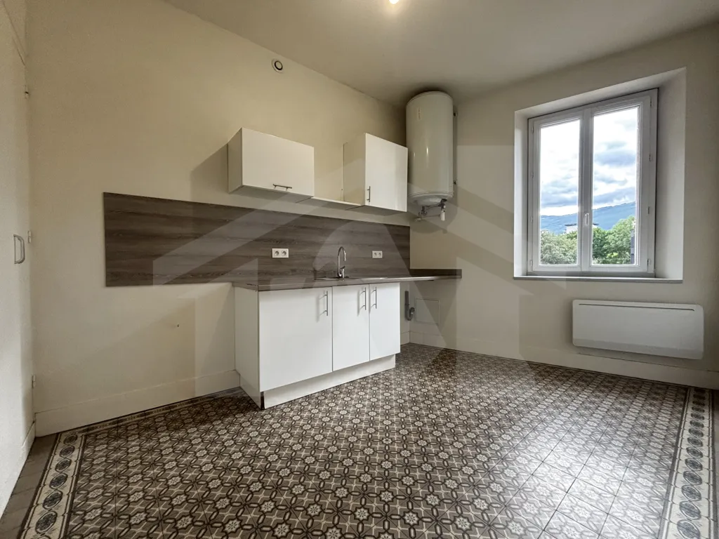 Cuisine - Appartement T3 rénové avec balcon à Grenoble