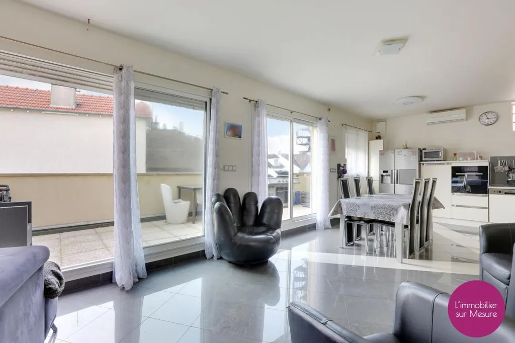 Living Room - House with Rooftop in Fontenay-sous-Bois