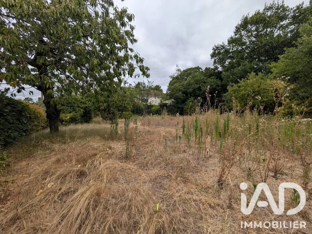 Giardino - Buildable Plot with Strategic Location in Challans