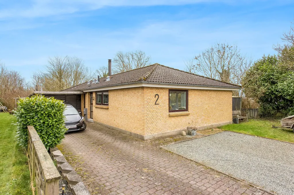 Välivaade - Fenced Villa with Garden in Moltrup