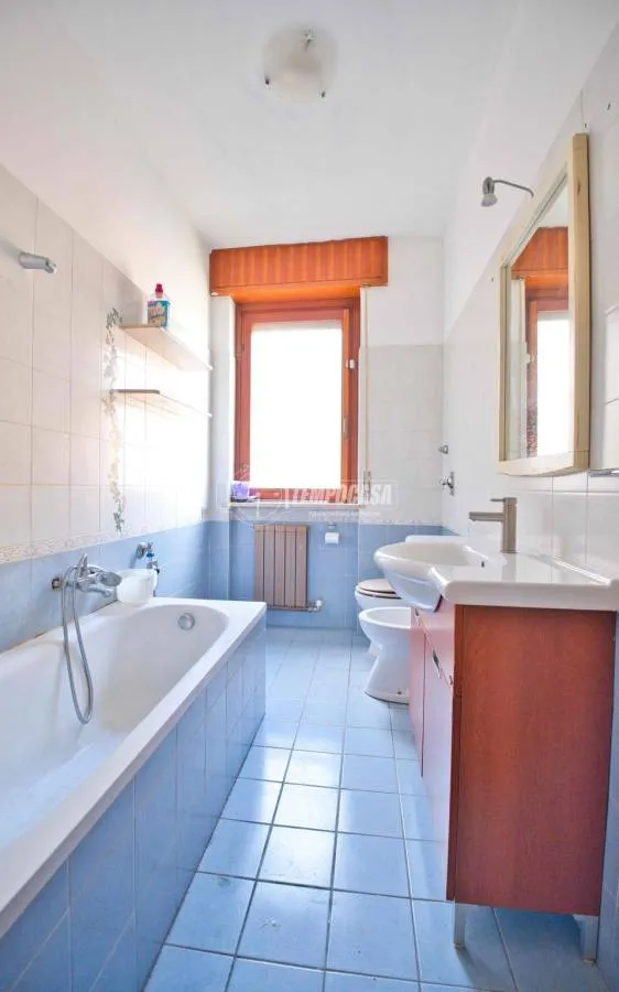 Vannitoad - Bright 2-Bedroom Apartment with Balcony in Cameri