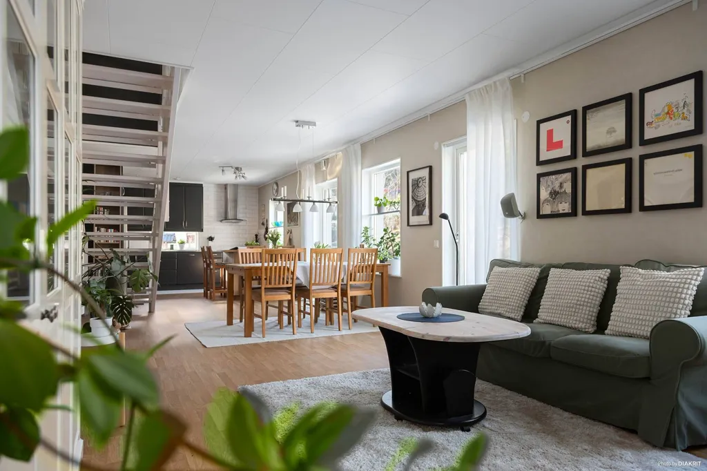 6-toaline maja asukohas Lerums kommun