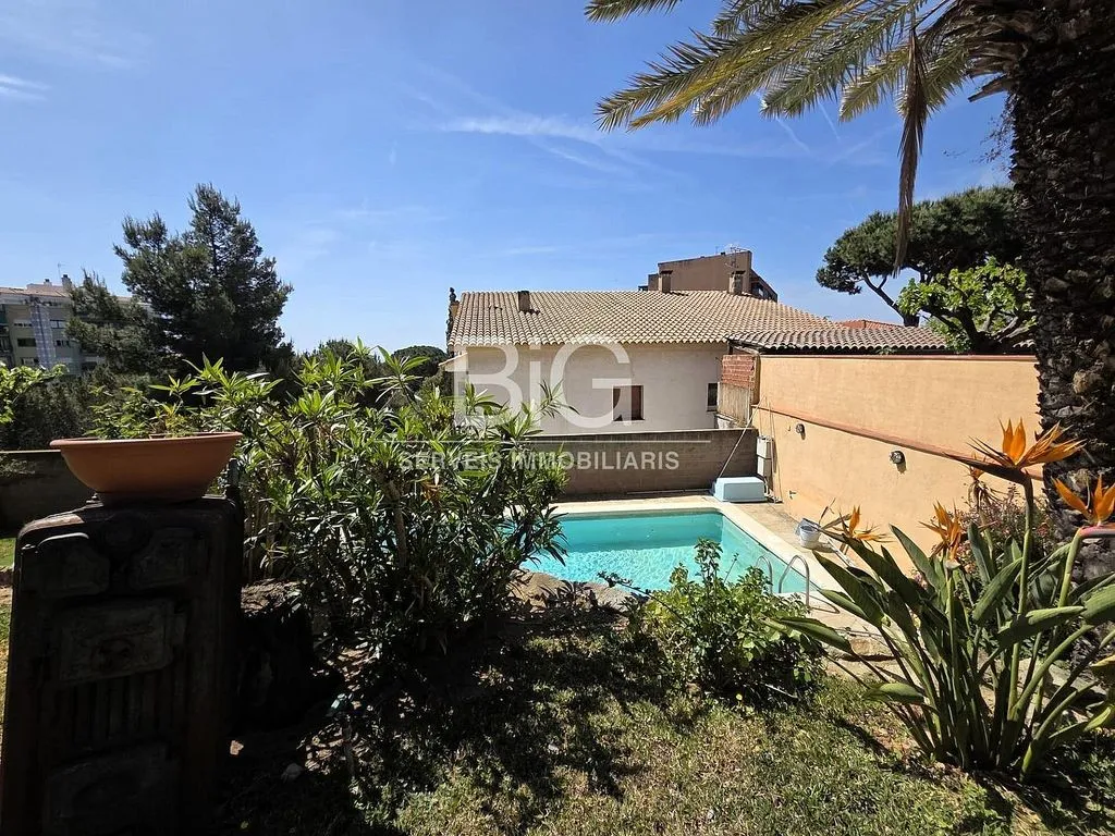 Bassein - Chalet with Pool and Terrace in Mataró