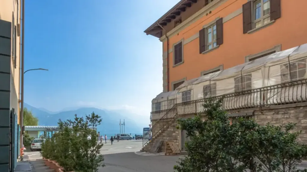 Välivaade - Lakefront Apartment with Garage in Menaggio