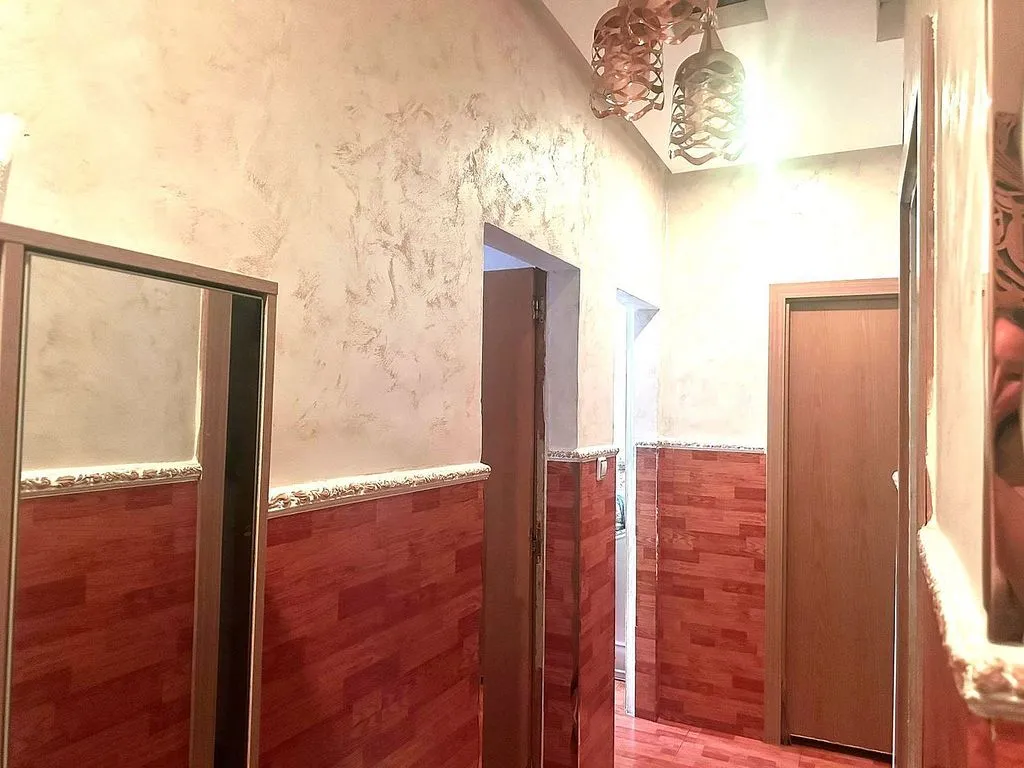 Bagni - 3-Bed Apartment with Balcony in Rubí