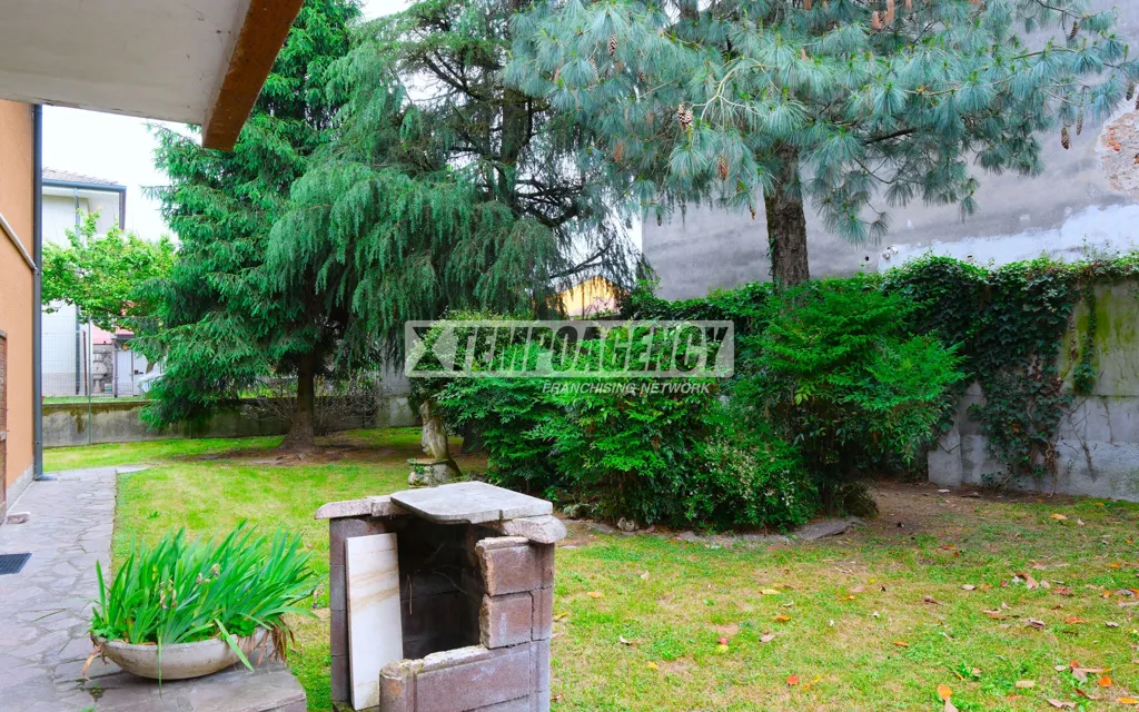 Jardin - Spacious Villa with Garden in Pieve Emanuele