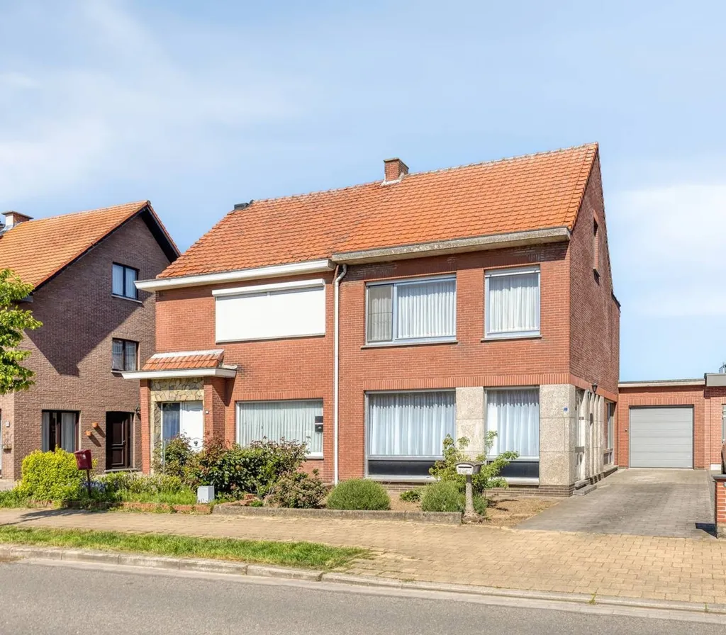 Välivaade - House with Garden in Hoevenen/Stabroek