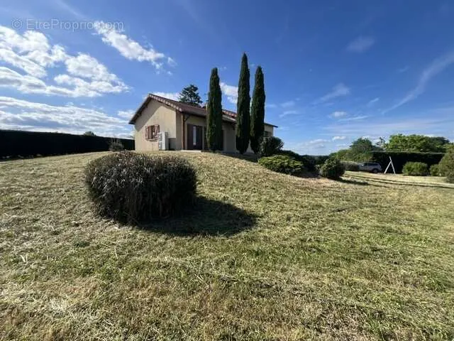 Jardin - Maison 5 Chambres au Calme à Ouches