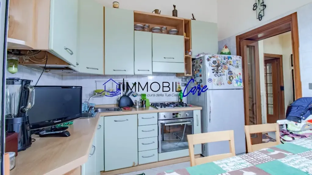 Cuisine - Spacious Apartment with Veranda in Livorno