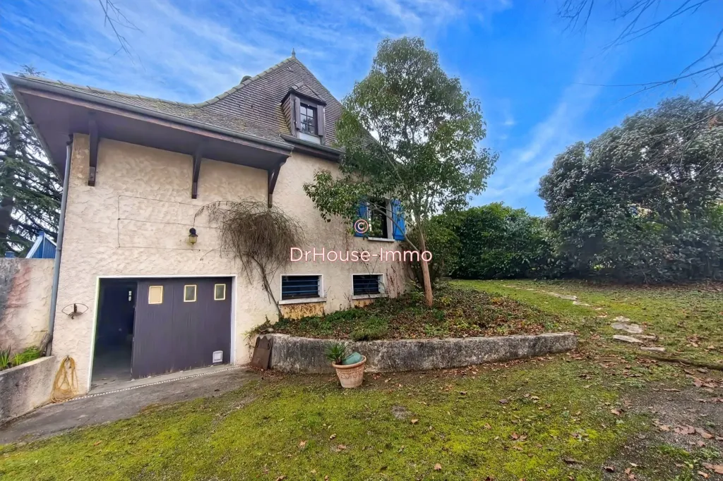 Exterior - Charming House with Pool in Monein