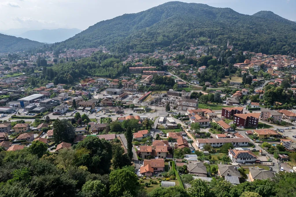 Single-Storey Villa with Garden in Marchirolo