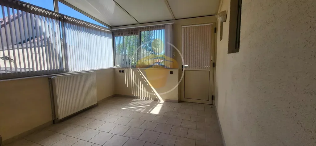 Terrasse - Maison avec Jardin et Véranda à Sinceny