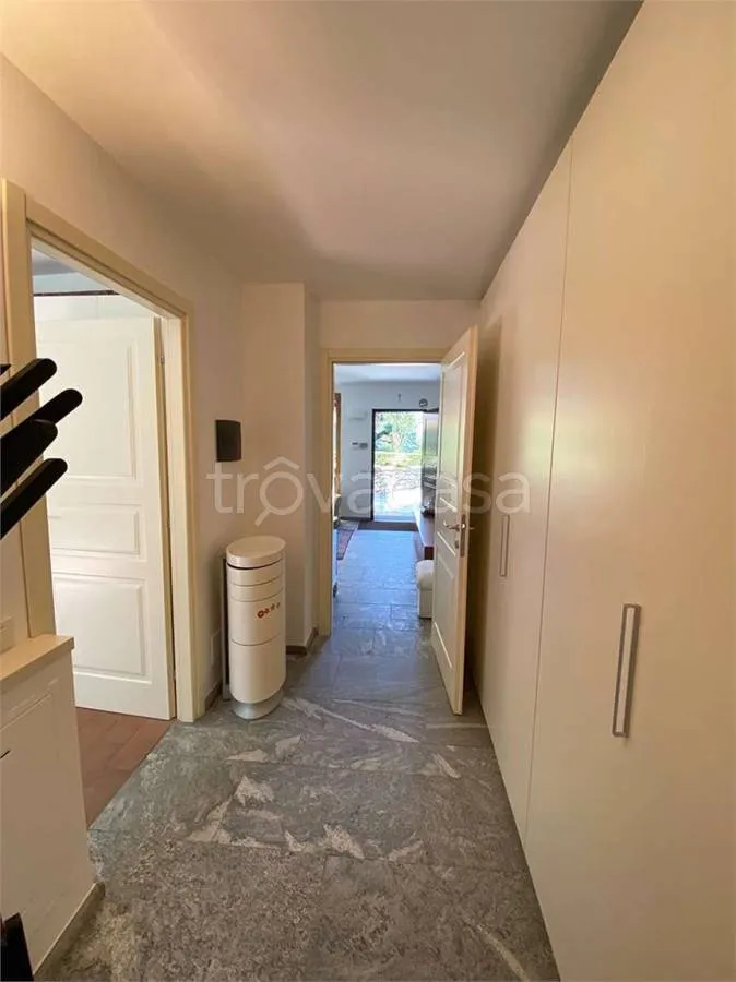 Ingresso - Appartamento con vista lago e giardino a Faggeto Lario